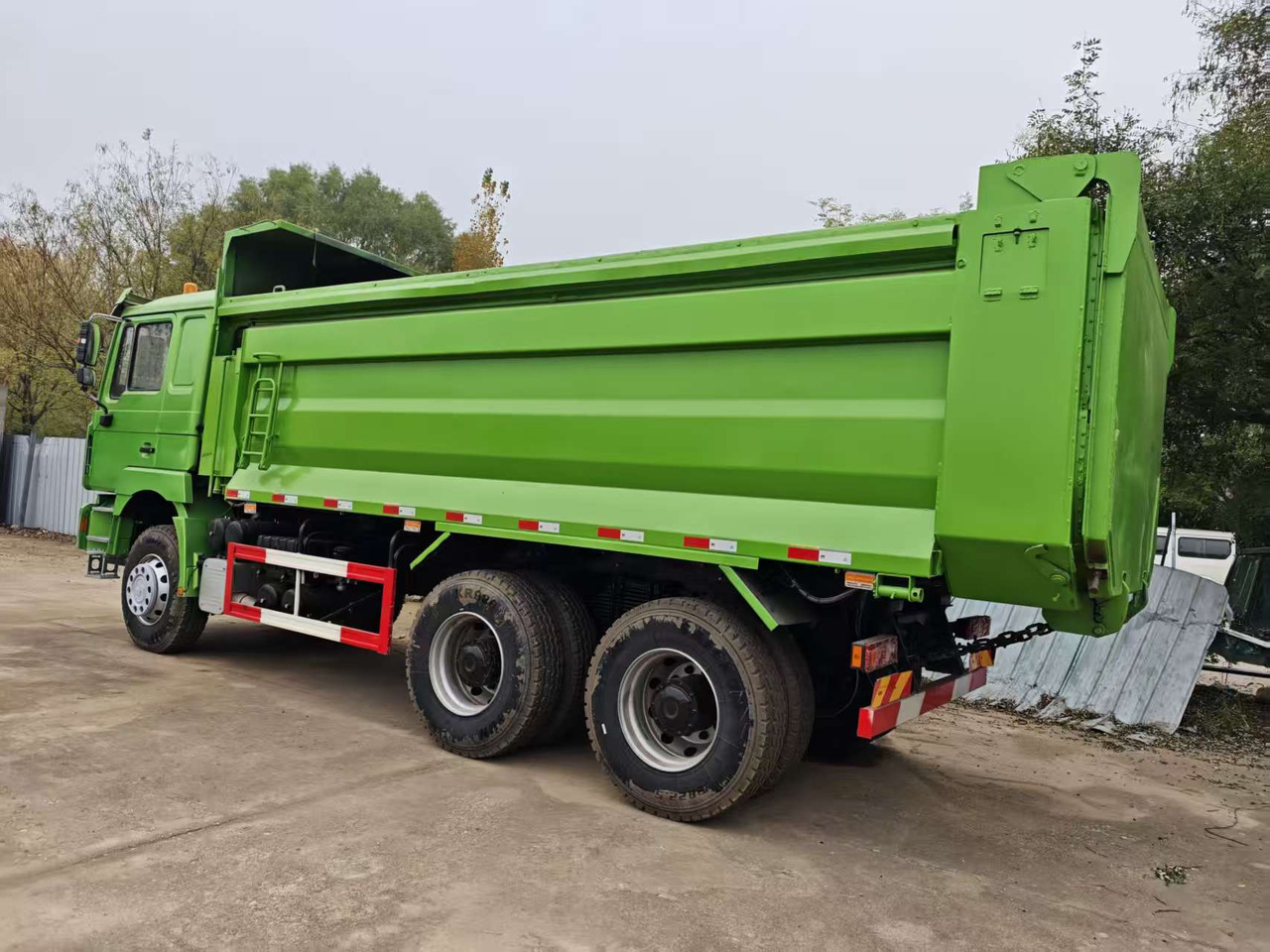 SHACMAN F3000 - Camión cisterna: foto 4 SHACMAN F3000 - Camión cisterna: foto 4