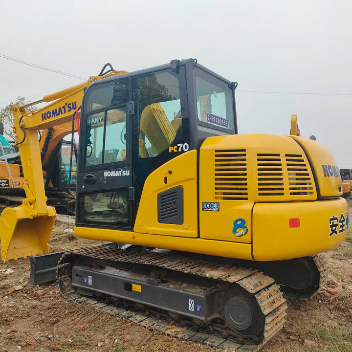 Cheap Used Komatsu PC70-8 Crawler Excavator with High Efficiency Used Heavy Machinery K omatsu PC70-8 Digger Cheap for Sale - Excavadora de cadenas: foto 2 Cheap Used Komatsu PC70-8 Crawler Excavator with High Efficiency Used Heavy Machinery K omatsu PC70-8 Digger Cheap for Sale - Excavadora de cadenas: foto 2