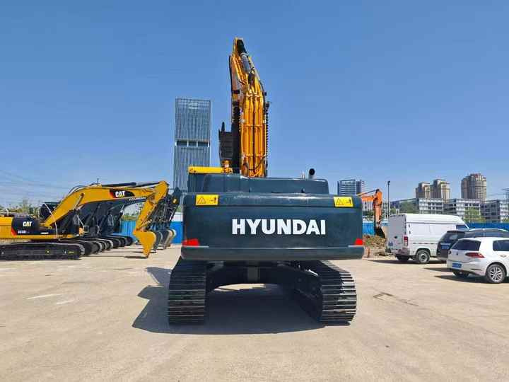 Heavy-Duty Hyundai 305 Excavator for Mining & Construction - Well-Maintained, Warranty Included - Excavadora de cadenas: foto 4 Heavy-Duty Hyundai 305 Excavator for Mining & Construction - Well-Maintained, Warranty Included - Excavadora de cadenas: foto 4