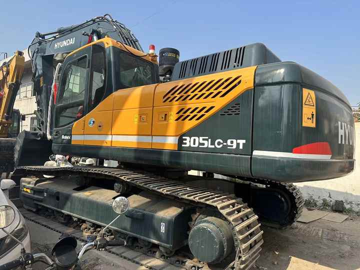 Heavy-Duty Hyundai 305 Excavator for Mining & Construction - Well-Maintained, Warranty Included - Excavadora de cadenas: foto 3 Heavy-Duty Hyundai 305 Excavator for Mining & Construction - Well-Maintained, Warranty Included - Excavadora de cadenas: foto 3