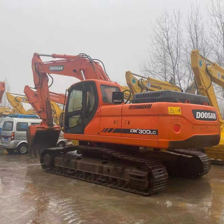 High Quality Doosan Big Size Excavator , Doosan 30ton Dx300lc Digging Machine , Doosan Excavator for Sale - Excavadora: foto 1 High Quality Doosan Big Size Excavator , Doosan 30ton Dx300lc Digging Machine , Doosan Excavator for Sale - Excavadora: foto 1