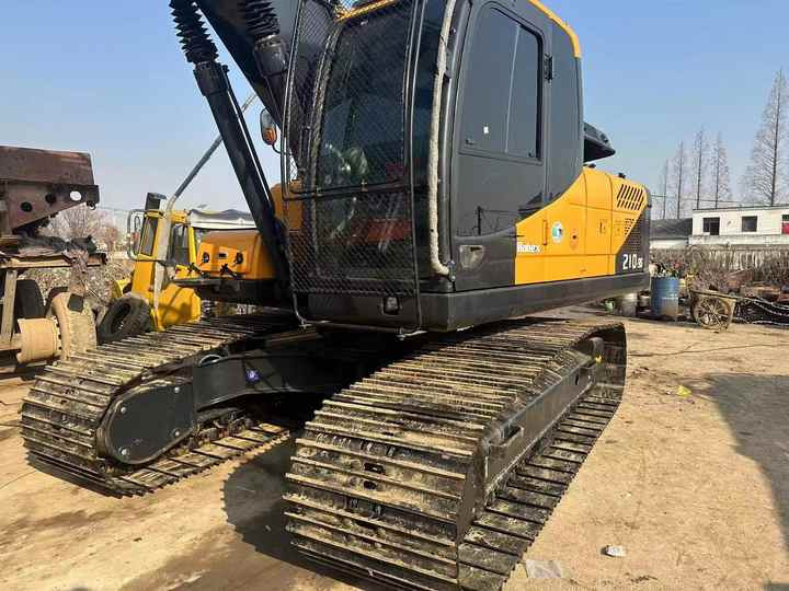 Korean Original HYUNDAI 210-9 Wheeled Excavator Low Price Sale High Quality Wheeled Excavator HUNDAI210W-9 - Excavadora de cadenas: foto 3 Korean Original HYUNDAI 210-9 Wheeled Excavator Low Price Sale High Quality Wheeled Excavator HUNDAI210W-9 - Excavadora de cadenas: foto 3