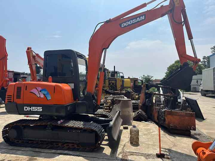Low Shipping Used Excavator Doosan DH55 Good Condition with Low Hours - Excavadora: foto 5 Low Shipping Used Excavator Doosan DH55 Good Condition with Low Hours - Excavadora: foto 5