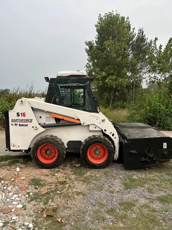 BOBCAT used skidsteer wheel Bobcat S18 High Quality - Maquinaria de construcción: foto 1 BOBCAT used skidsteer wheel Bobcat S18 High Quality - Maquinaria de construcción: foto 1