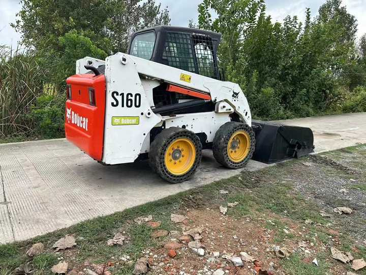 USED BOBCAT S160 Skid-steer Loader with Very Good Performance Is for Sale at a Low Price. - Minicargadora: foto 4 USED BOBCAT S160 Skid-steer Loader with Very Good Performance Is for Sale at a Low Price. - Minicargadora: foto 4