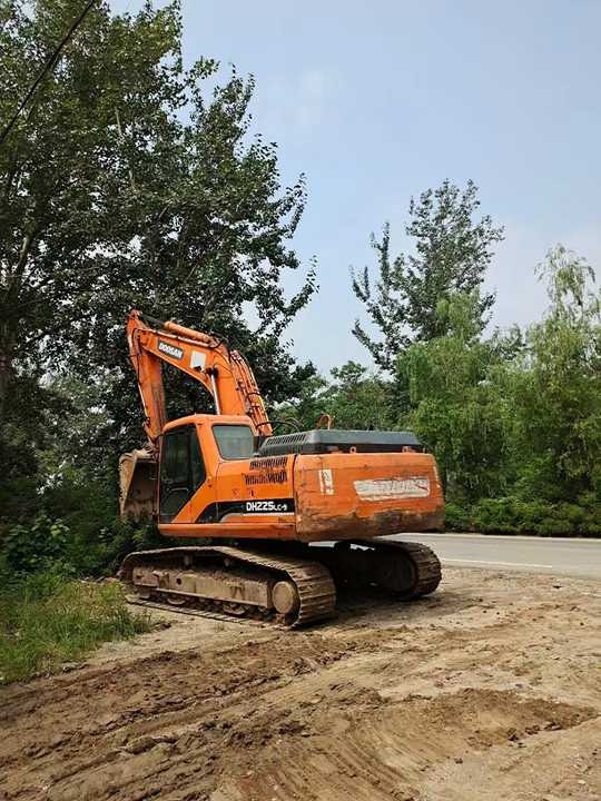 Used Digger DOOSAN DH225 Construction Machinery Construction Digger Used DOOSAN DH225 Cheap Excavator - Excavadora de cadenas: foto 2 Used Digger DOOSAN DH225 Construction Machinery Construction Digger Used DOOSAN DH225 Cheap Excavator - Excavadora de cadenas: foto 2