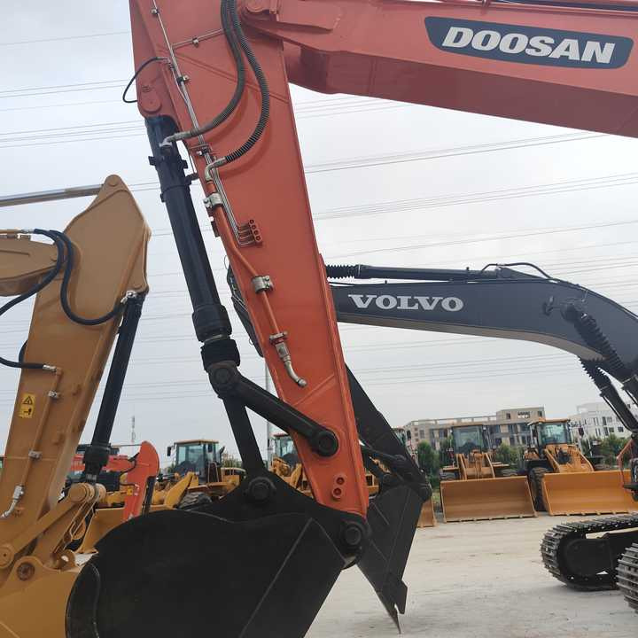 Used Digger DOOSAN DX300 Construction Machinery Construction Digger Used DOOSAN DX300 Cheap Excavator - Excavadora de cadenas: foto 5 Used Digger DOOSAN DX300 Construction Machinery Construction Digger Used DOOSAN DX300 Cheap Excavator - Excavadora de cadenas: foto 5