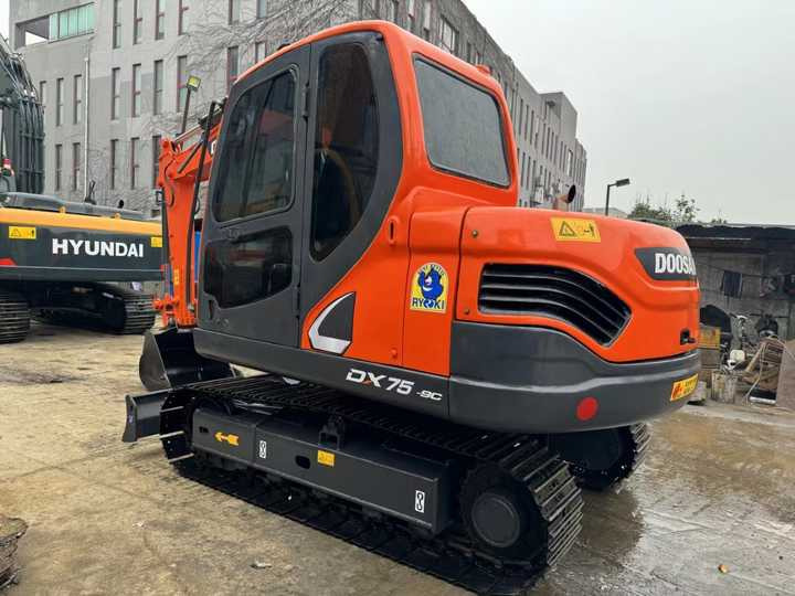 Used Digger DOOSAN DX75 Construction Machinery Construction Digger Used DOOSAN DX75 Cheap Excavator - Excavadora de cadenas: foto 5 Used Digger DOOSAN DX75 Construction Machinery Construction Digger Used DOOSAN DX75 Cheap Excavator - Excavadora de cadenas: foto 5