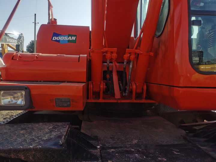 Used Digger Doosan Dh150w-7 Construction Machinery Construction Digger Used Doosan Dh150w-7 Cheap Excavator - Excavadora de cadenas: foto 4 Used Digger Doosan Dh150w-7 Construction Machinery Construction Digger Used Doosan Dh150w-7 Cheap Excavator - Excavadora de cadenas: foto 4