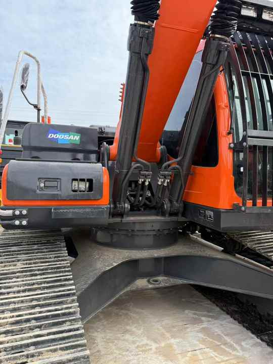 Used Doosan DX225LC-9T Cheap Excavator Digger Doosan Construction Machinery - Excavadora de cadenas: foto 4 Used Doosan DX225LC-9T Cheap Excavator Digger Doosan Construction Machinery - Excavadora de cadenas: foto 4