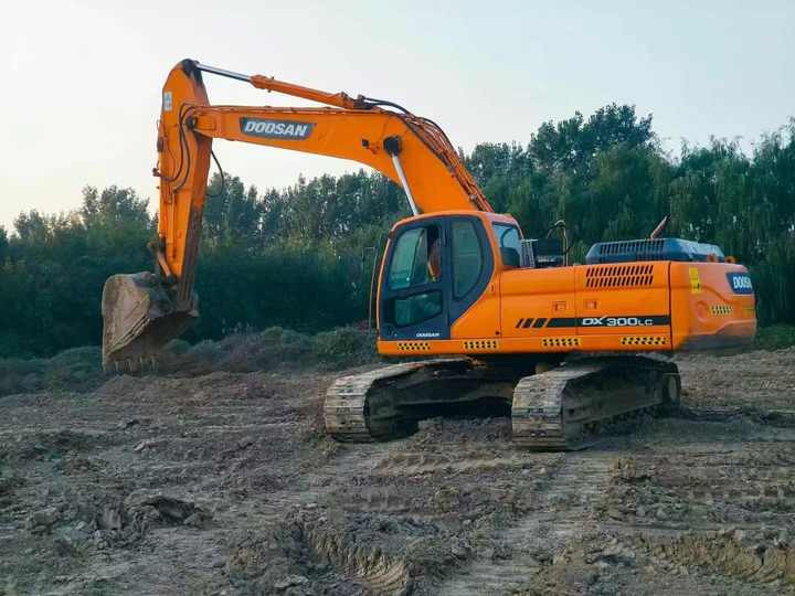 Used Doosan Dx300LC Model Excavator Second Hand Machine Popular Brand Korean Doosan Hydraulic Machinery - Excavadora: foto 2 Used Doosan Dx300LC Model Excavator Second Hand Machine Popular Brand Korean Doosan Hydraulic Machinery - Excavadora: foto 2