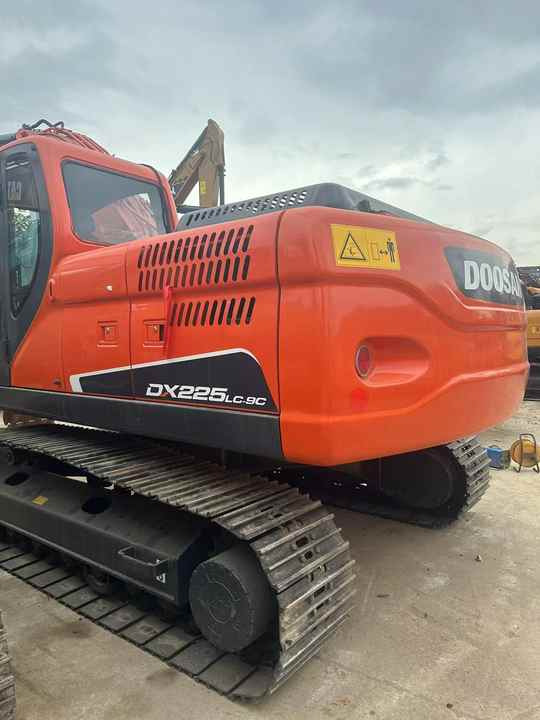 Used Excavator Doosan DX225LC-9 Excavators Mini Equipment Earth Moving Machinery Doosan Digger Excavator for Sale - Excavadora de cadenas: foto 4 Used Excavator Doosan DX225LC-9 Excavators Mini Equipment Earth Moving Machinery Doosan Digger Excavator for Sale - Excavadora de cadenas: foto 4