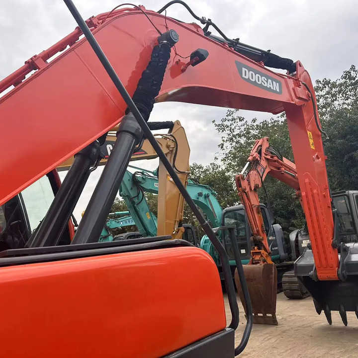 Used Excavator Doosan DX225LC-9 Excavators Mini Equipment Earth Moving Machinery Doosan Digger Excavator for Sale - Excavadora de cadenas: foto 3 Used Excavator Doosan DX225LC-9 Excavators Mini Equipment Earth Moving Machinery Doosan Digger Excavator for Sale - Excavadora de cadenas: foto 3