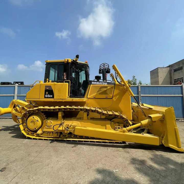 Used Heavy Construction Equipment KomatsuD65EX Bulldozer Used Machine - Bulldozer: foto 1 Used Heavy Construction Equipment KomatsuD65EX Bulldozer Used Machine - Bulldozer: foto 1