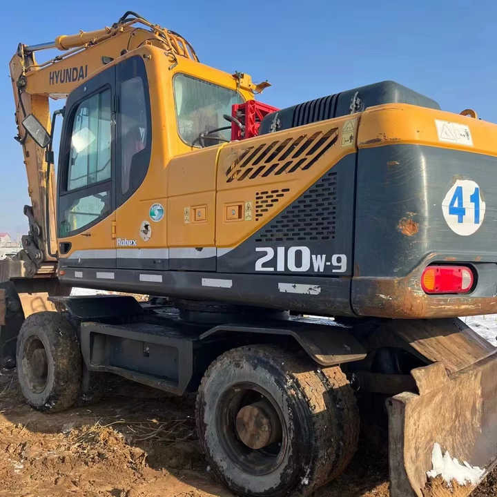 Used Korea Brand Original hyundai 210w-9 Wheel Excavator for Sale Used hyundai Wheel Excavator - Excavadora de cadenas: foto 1 Used Korea Brand Original hyundai 210w-9 Wheel Excavator for Sale Used hyundai Wheel Excavator - Excavadora de cadenas: foto 1