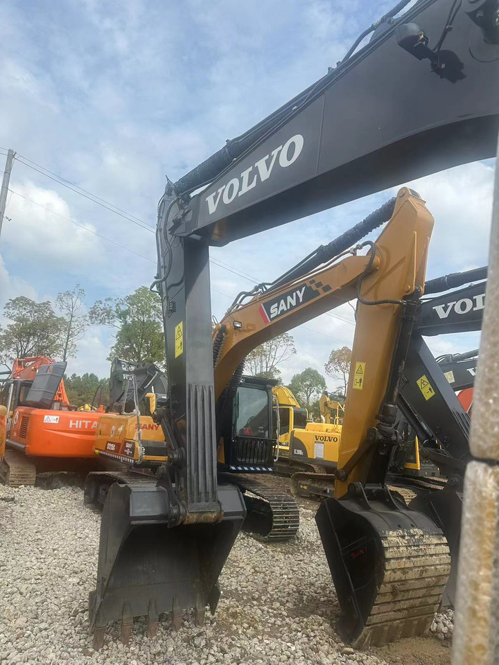 Used VOLVO EC210 Excavator Efficient Heavy Construction Equipment with Original Engine Second Hand Crawler Excavator - Excavadora: foto 3 Used VOLVO EC210 Excavator Efficient Heavy Construction Equipment with Original Engine Second Hand Crawler Excavator - Excavadora: foto 3