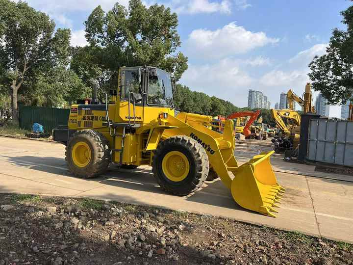 Used komatsu Wa320-3 Wheel Loader Second Hand Machine Popular Brand komatsu Hydraulic Machinery - Cargadora de ruedas: foto 2 Used komatsu Wa320-3 Wheel Loader Second Hand Machine Popular Brand komatsu Hydraulic Machinery - Cargadora de ruedas: foto 2