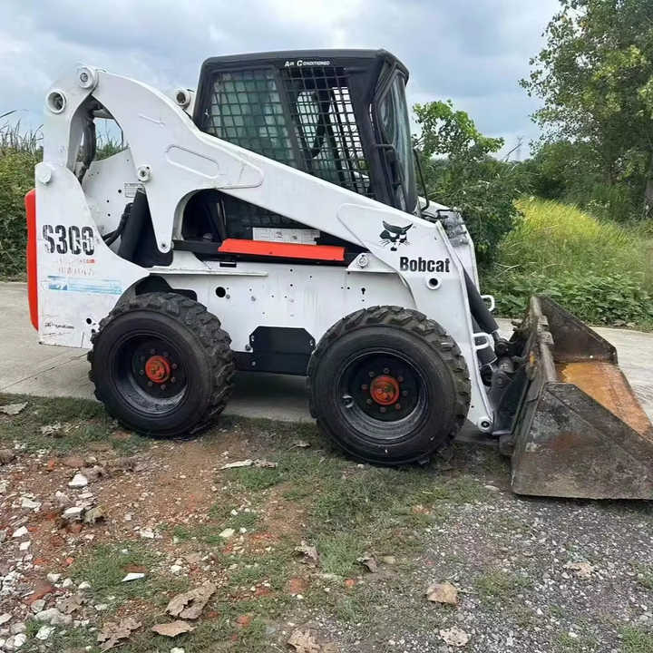Very Good Machine Used Skid Wheel Loader Bobcat S300 for Sale - Minicargadora: foto 1 Very Good Machine Used Skid Wheel Loader Bobcat S300 for Sale - Minicargadora: foto 1