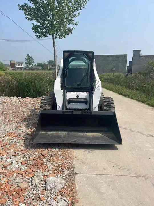 Very Low Price American Brand Used Bobcat S330 Skid Steer Loader with Superior Performance for Sale S160/S180/S300 in Stock - Minicargadora: foto 2 Very Low Price American Brand Used Bobcat S330 Skid Steer Loader with Superior Performance for Sale S160/S180/S300 in Stock - Minicargadora: foto 2