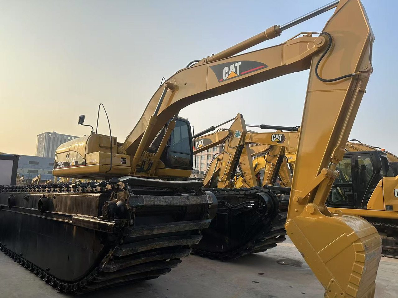CATERPILLAR 320C Amphibious excavator - Excavadora anfibia: foto 4 CATERPILLAR 320C Amphibious excavator - Excavadora anfibia: foto 4