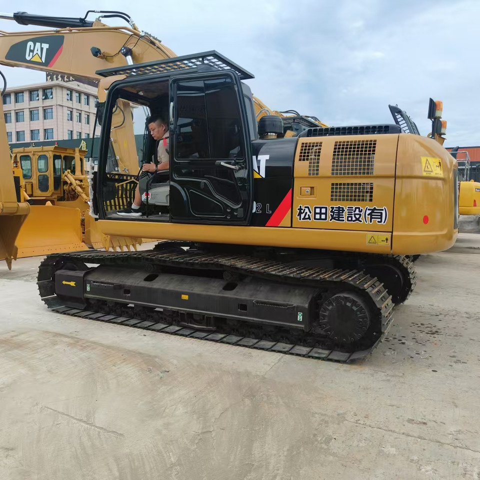 CATERPILLAR 323D - Excavadora de cadenas: foto 2 CATERPILLAR 323D - Excavadora de cadenas: foto 2