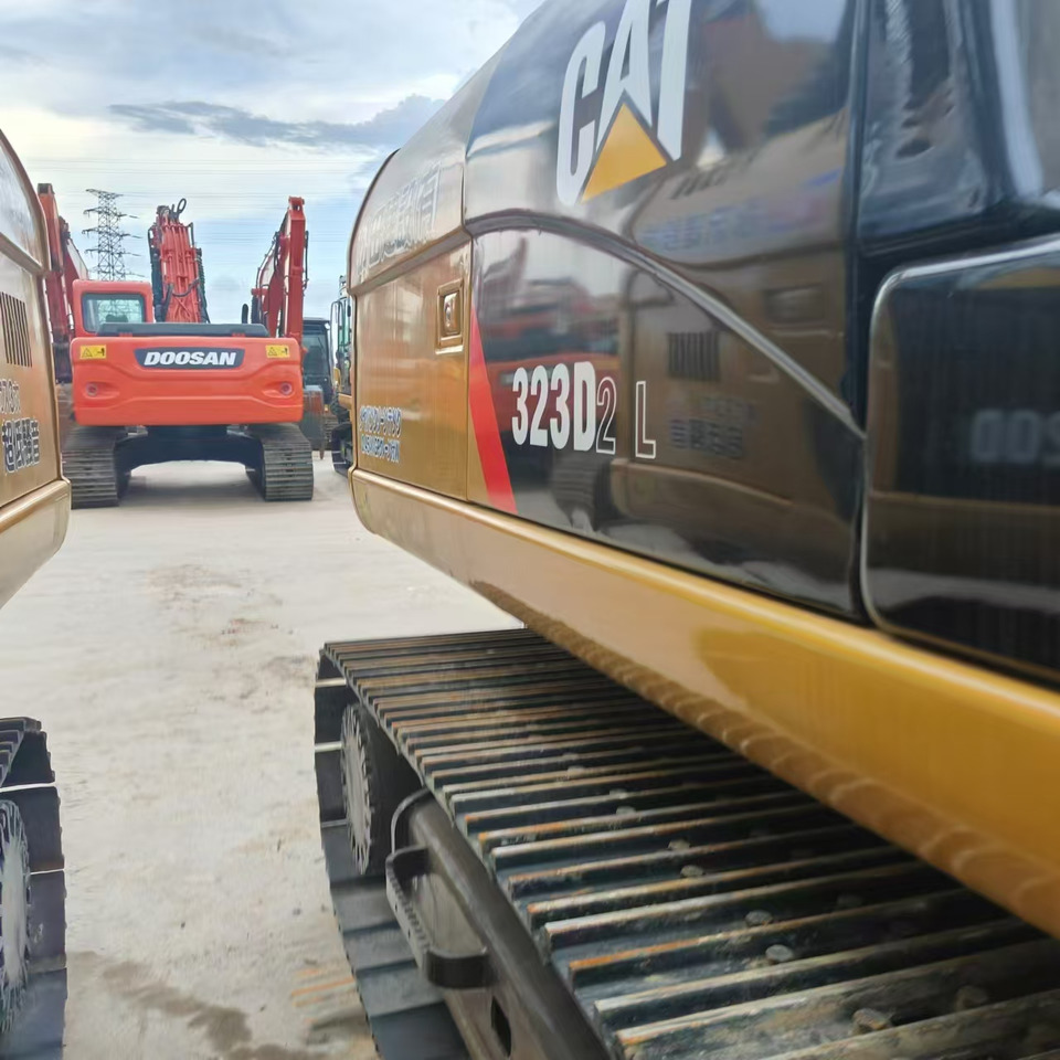 CATERPILLAR 323D - Excavadora de cadenas: foto 4 CATERPILLAR 323D - Excavadora de cadenas: foto 4