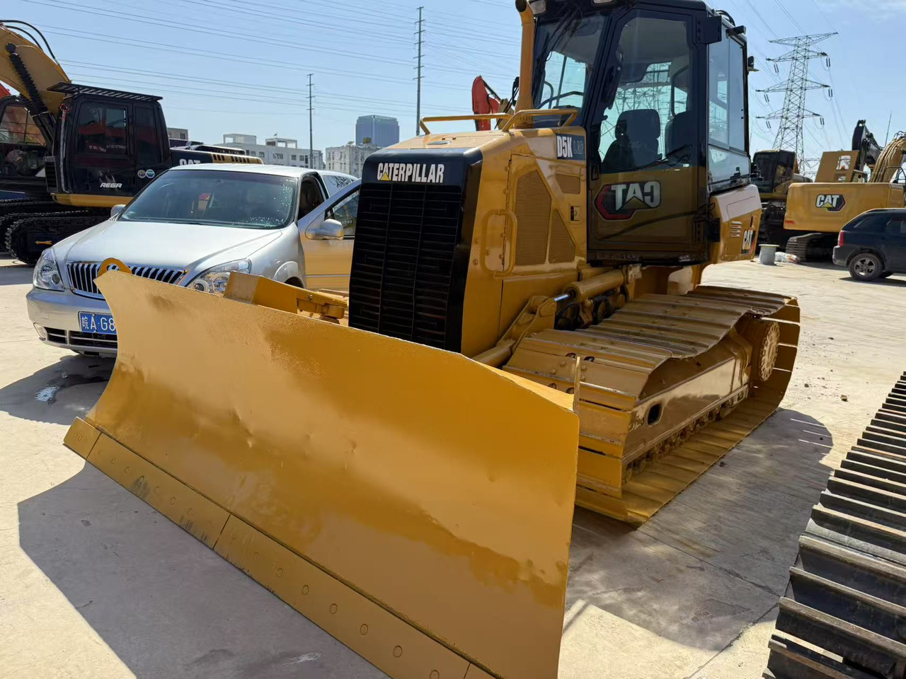 CATERPILLAR D5K - Bulldozer: foto 1 CATERPILLAR D5K - Bulldozer: foto 1