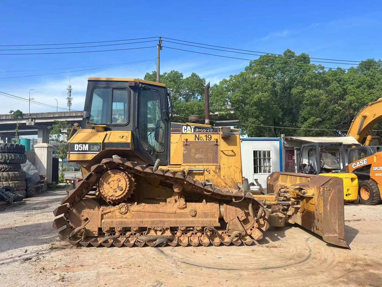 CATERPILLAR D5M - Bulldozer: foto 2 CATERPILLAR D5M - Bulldozer: foto 2