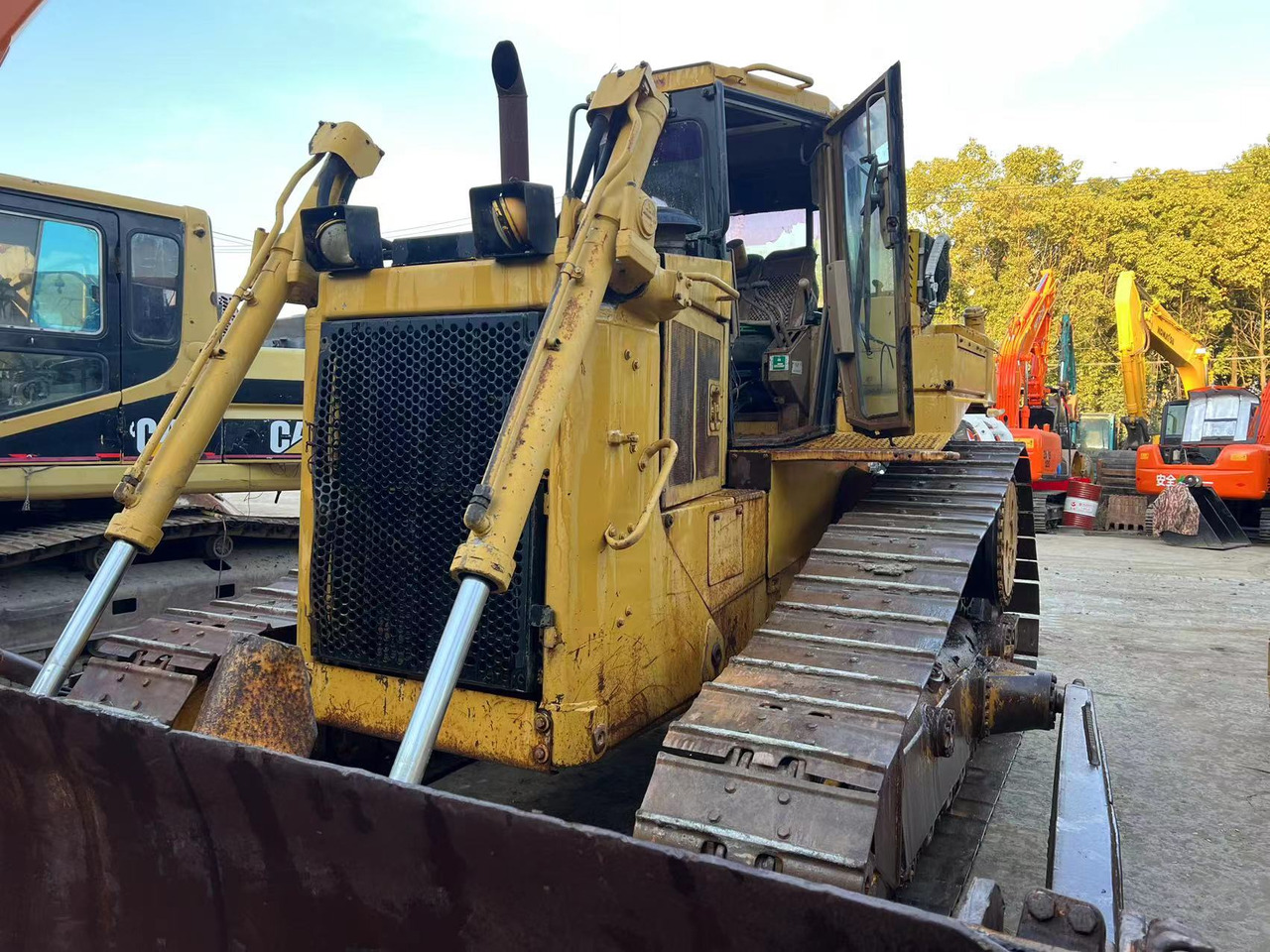 CATERPILLAR D6H - Bulldozer: foto 4 CATERPILLAR D6H - Bulldozer: foto 4