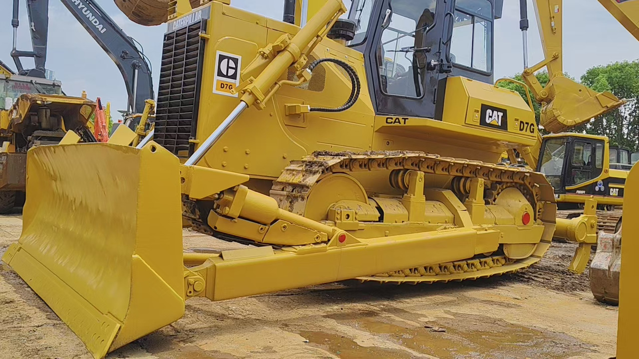 Bulldozer CATERPILLAR D7G: foto 6