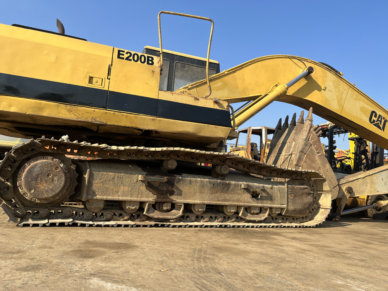 CATERPILLAR E200 - Excavadora de cadenas: foto 3 CATERPILLAR E200 - Excavadora de cadenas: foto 3