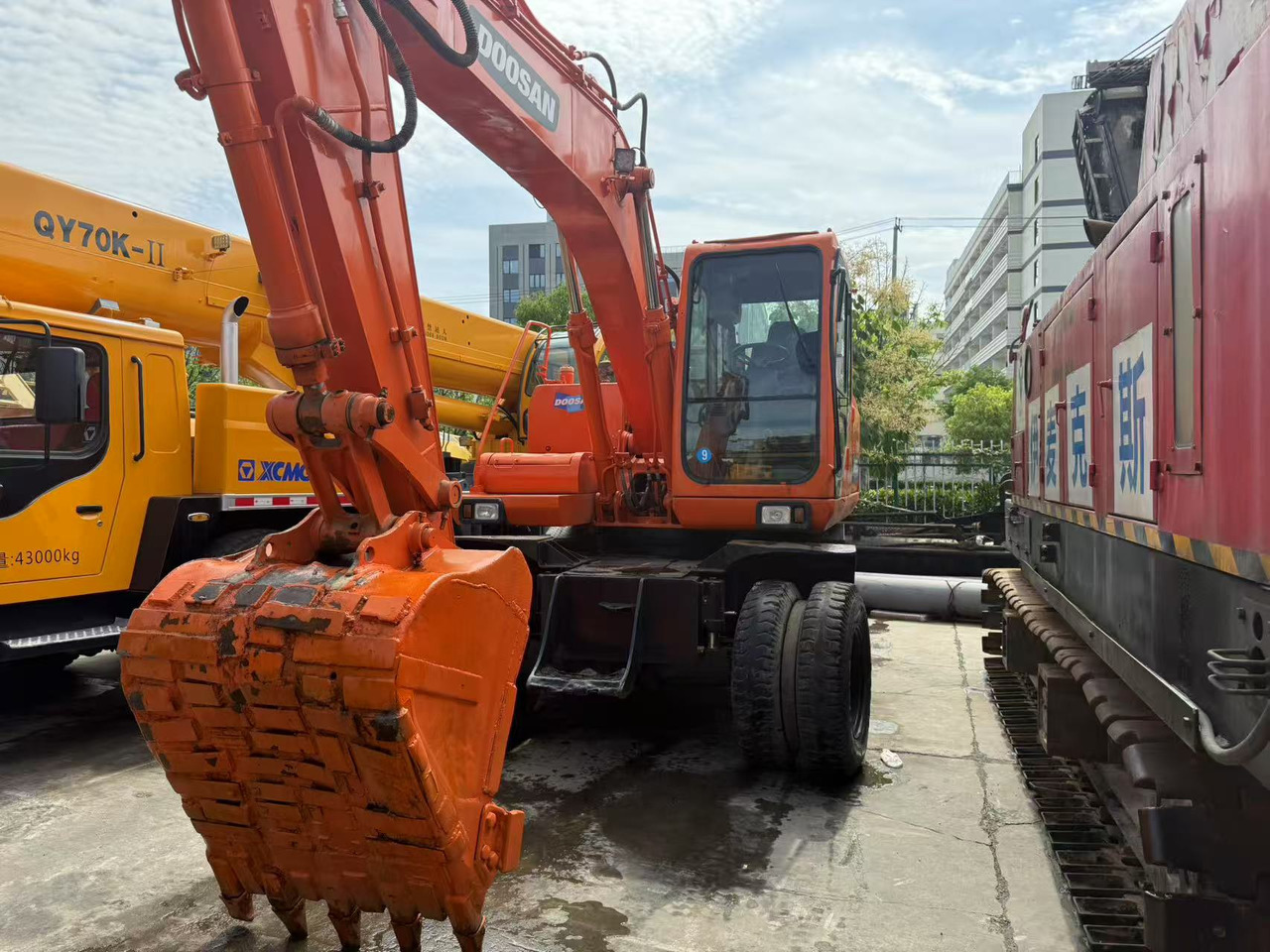 DOOSAN DH150W-7 - Excavadora de ruedas: foto 2 DOOSAN DH150W-7 - Excavadora de ruedas: foto 2
