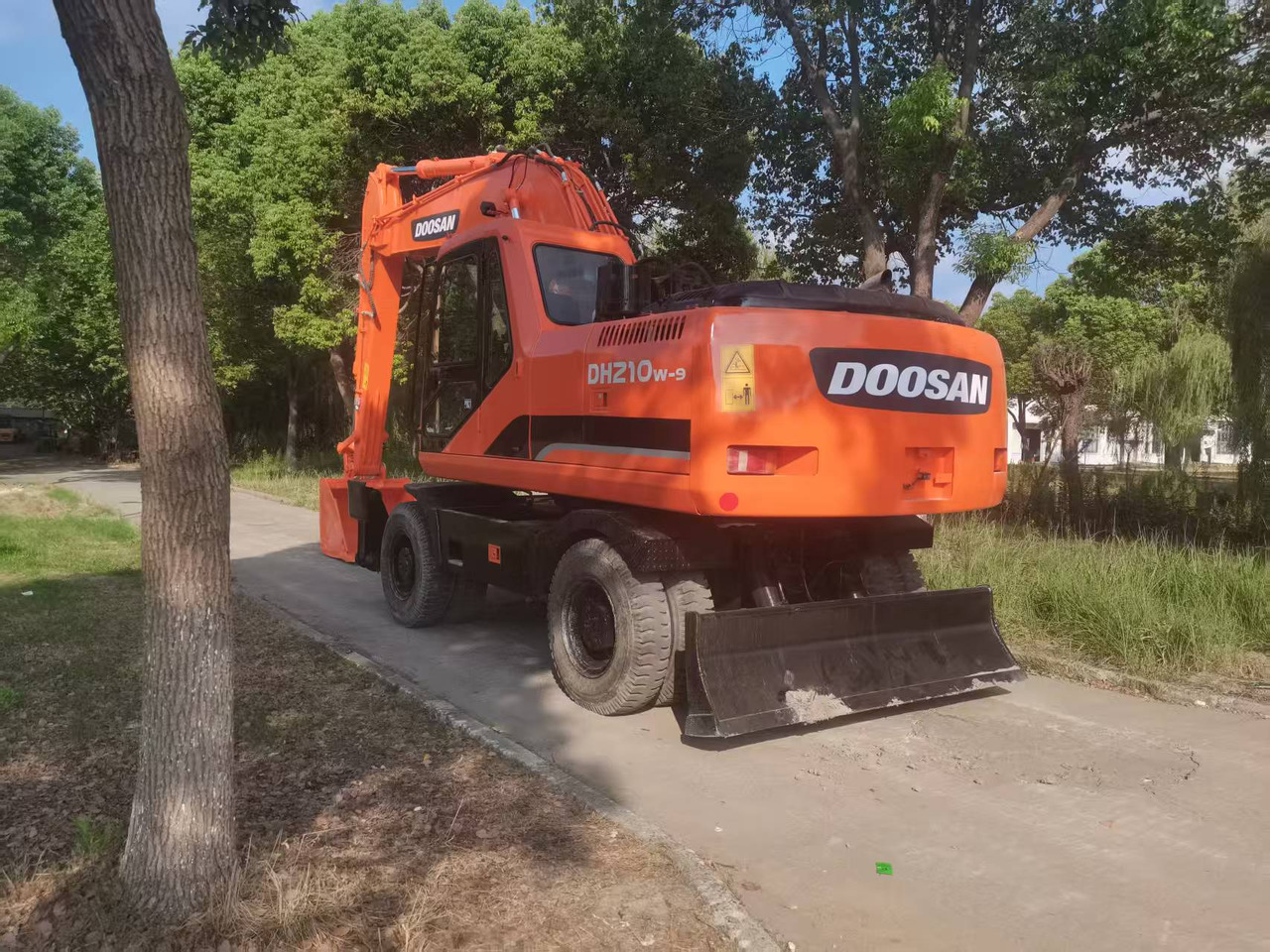 DOOSAN DH210W-9C - Excavadora de ruedas: foto 3 DOOSAN DH210W-9C - Excavadora de ruedas: foto 3