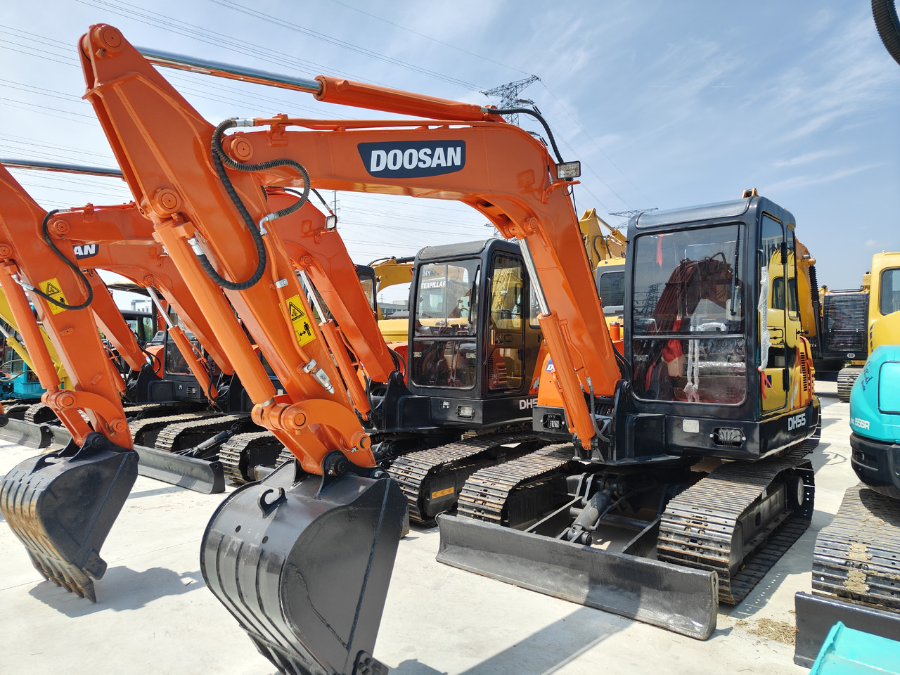DOOSAN DH55 - Excavadora de cadenas: foto 1 DOOSAN DH55 - Excavadora de cadenas: foto 1