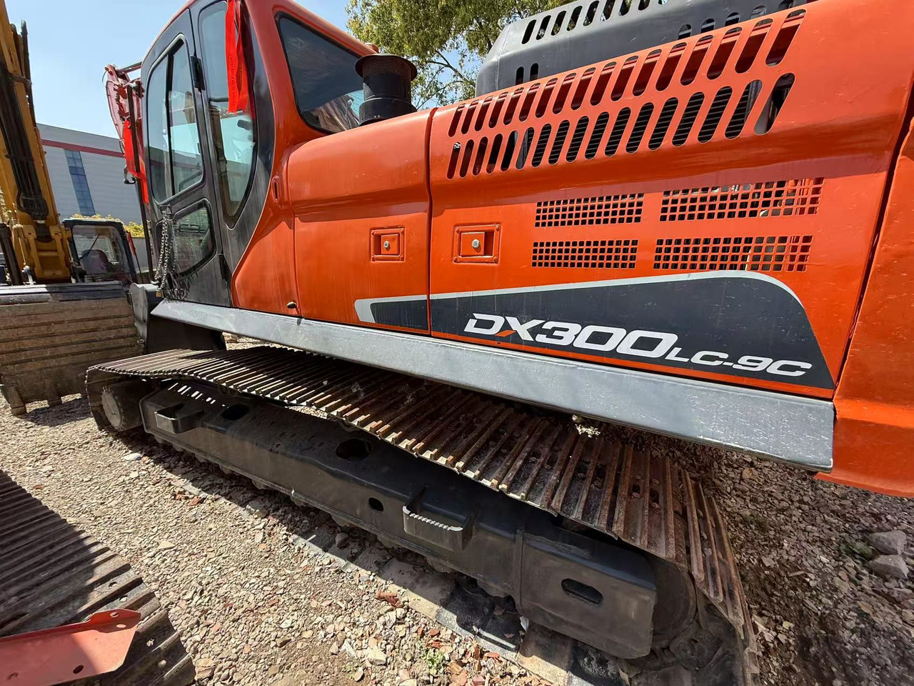 DOOSAN DX300LC-9C - Excavadora de cadenas: foto 2 DOOSAN DX300LC-9C - Excavadora de cadenas: foto 2