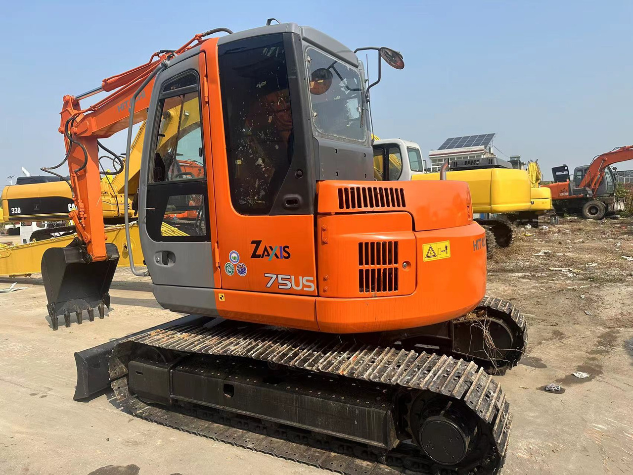 HITACHI ZX75 - Excavadora de cadenas: foto 2 HITACHI ZX75 - Excavadora de cadenas: foto 2