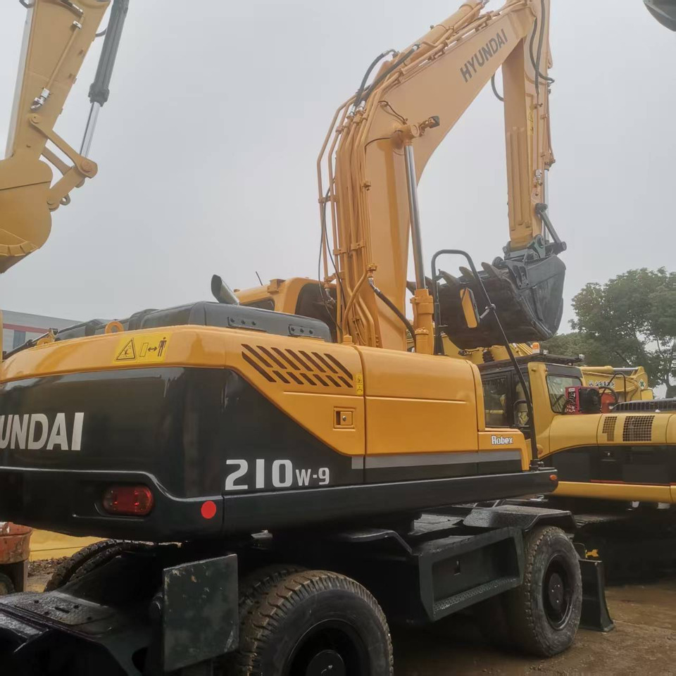HYUNDAI R210W-9 - Excavadora de ruedas: foto 5 HYUNDAI R210W-9 - Excavadora de ruedas: foto 5