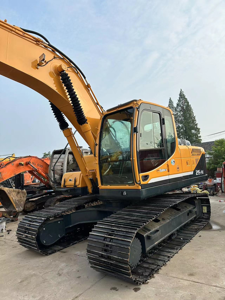HYUNDAI R215-9C - Excavadora de cadenas: foto 3 HYUNDAI R215-9C - Excavadora de cadenas: foto 3