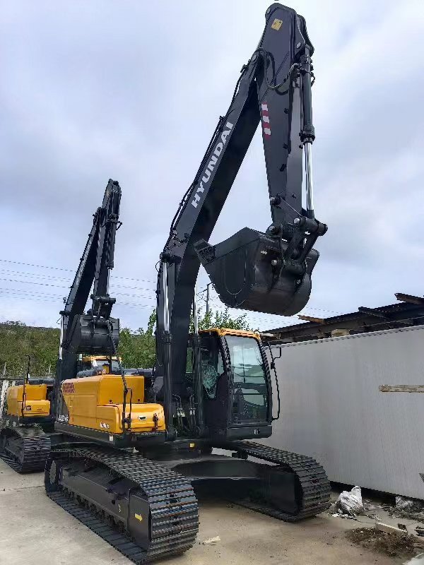 HYUNDAI R225LVS - Excavadora de cadenas: foto 2 HYUNDAI R225LVS - Excavadora de cadenas: foto 2