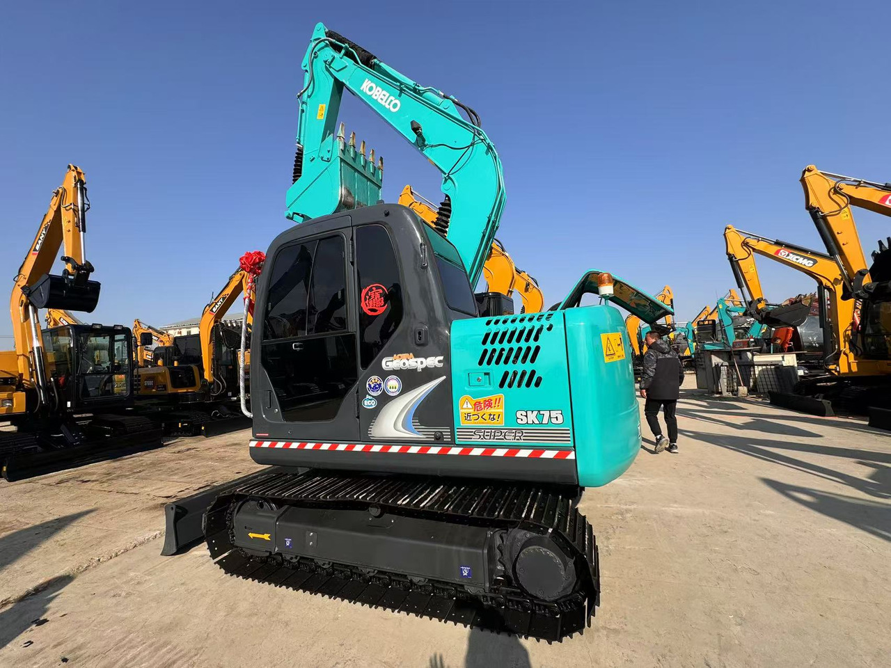 KOBELCO SK75 - Miniexcavadora: foto 2 KOBELCO SK75 - Miniexcavadora: foto 2