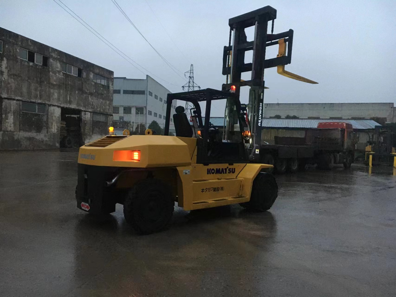 KOMATSU 15-ton - Carretilla elevadora diésel: foto 4 KOMATSU 15-ton - Carretilla elevadora diésel: foto 4