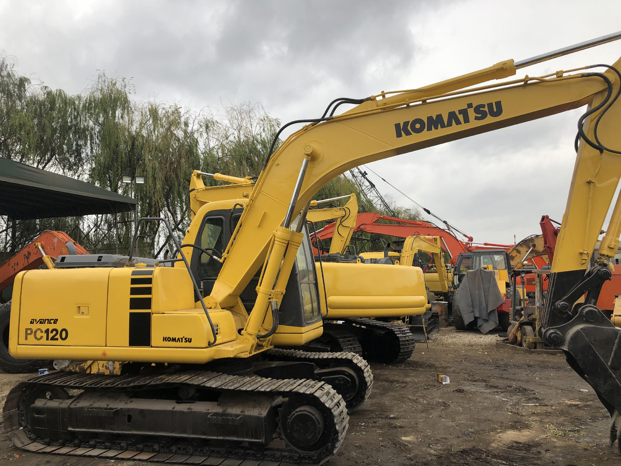 KOMATSU PC120-6 - Excavadora de cadenas: foto 4 KOMATSU PC120-6 - Excavadora de cadenas: foto 4
