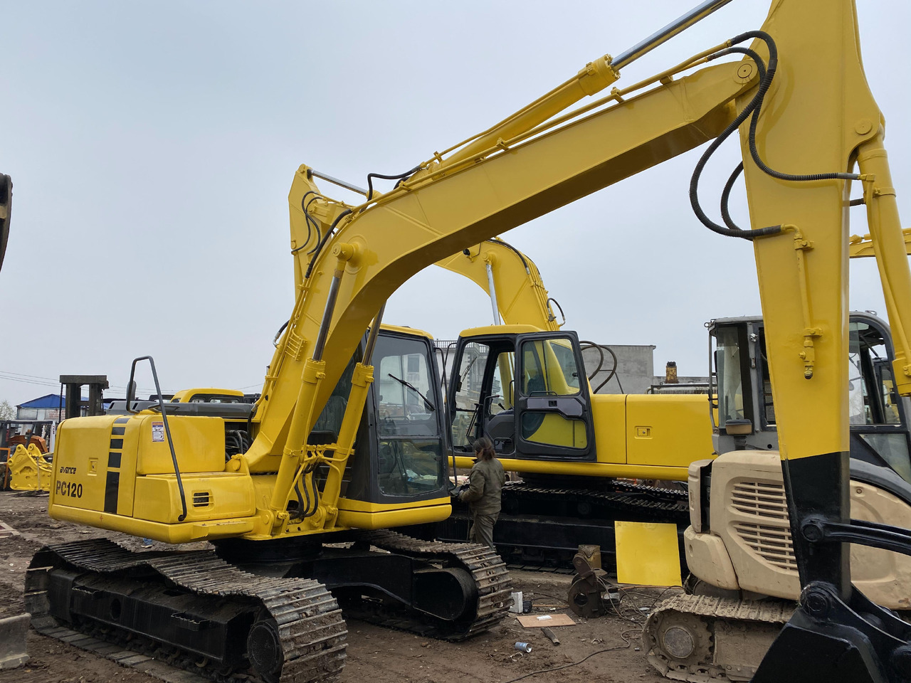 KOMATSU PC120-6 - Excavadora de cadenas: foto 1 KOMATSU PC120-6 - Excavadora de cadenas: foto 1