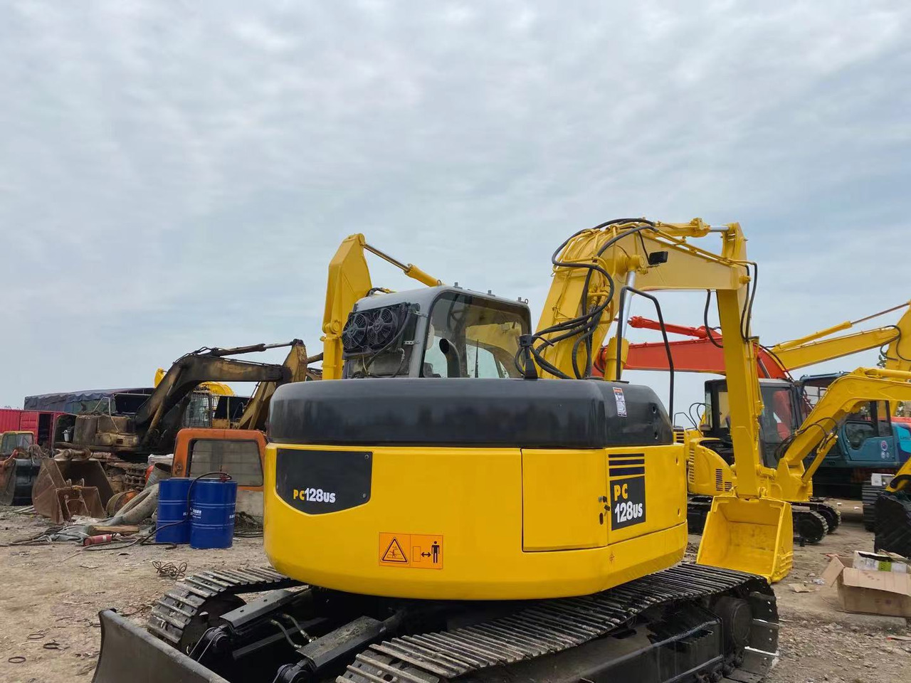 KOMATSU PC128US - Excavadora de cadenas: foto 2 KOMATSU PC128US - Excavadora de cadenas: foto 2