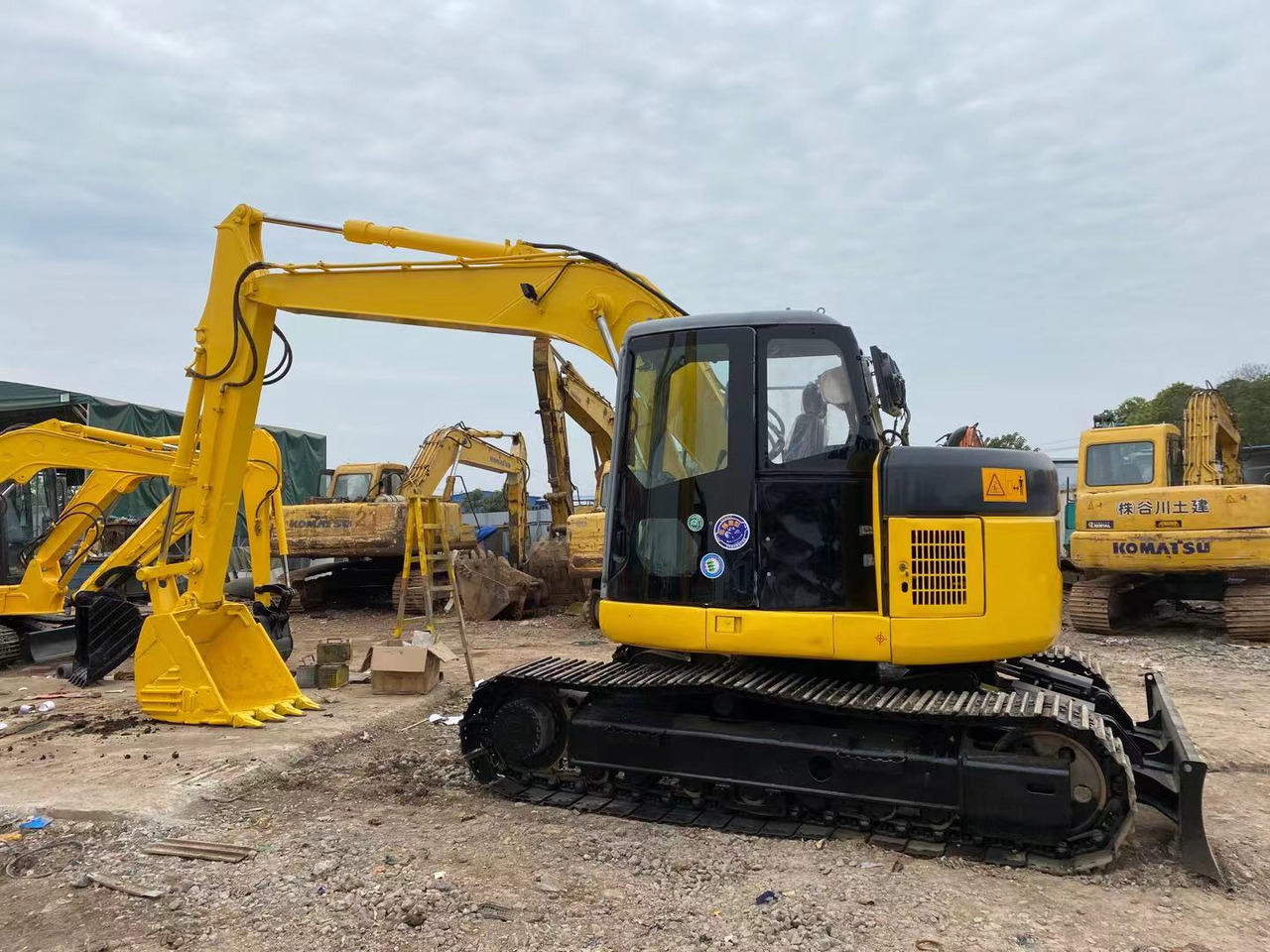 KOMATSU PC128US - Excavadora de cadenas: foto 4 KOMATSU PC128US - Excavadora de cadenas: foto 4