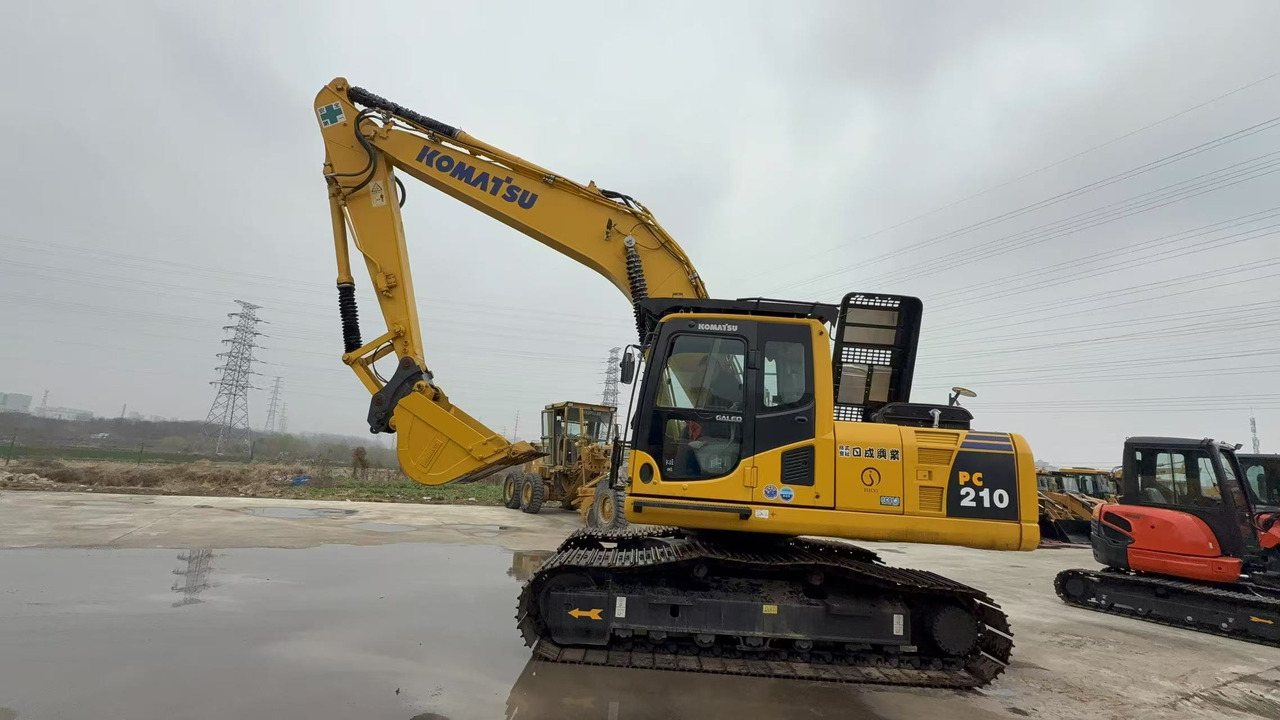KOMATSU PC210-8 - Excavadora de cadenas: foto 4 KOMATSU PC210-8 - Excavadora de cadenas: foto 4