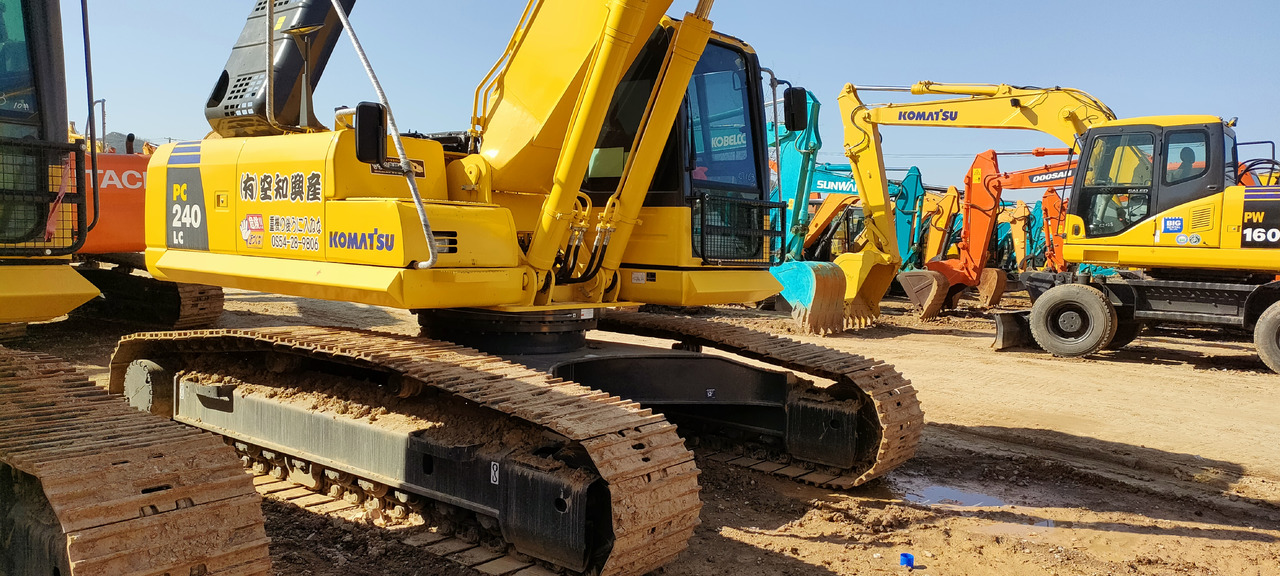 KOMATSU PC240-8 - Excavadora de cadenas: foto 4 KOMATSU PC240-8 - Excavadora de cadenas: foto 4