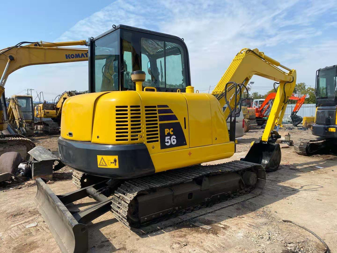 KOMATSU PC56 - Excavadora de cadenas: foto 1 KOMATSU PC56 - Excavadora de cadenas: foto 1