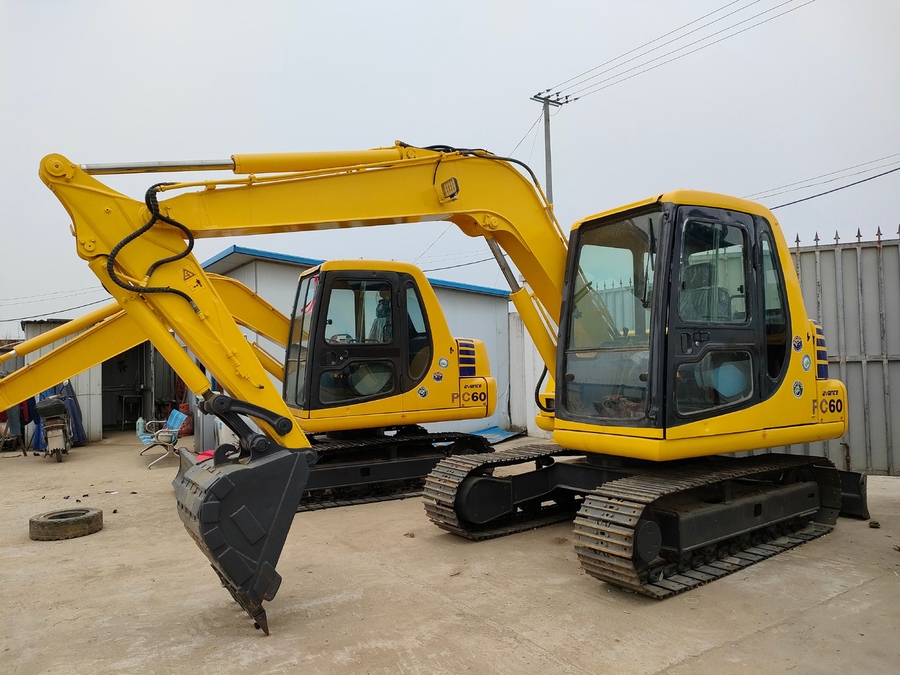KOMATSU PC60-7 - Excavadora de cadenas: foto 1 KOMATSU PC60-7 - Excavadora de cadenas: foto 1