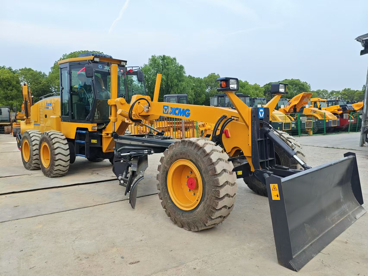 XCMG GR1803 - Grader: foto 1 XCMG GR1803 - Grader: foto 1